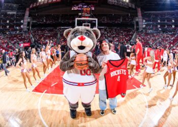 Pertamina Enduro VR46 Racing Team Sowan ke Houston Rockets Jelang MotoGP Amerika 2024