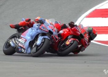 Marquez dan Bagnaia  Senggolan, Valentino Rossi Komentar Begini