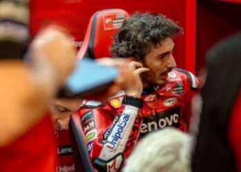 Pembalap Menolak Pakai Radio Komunikasi