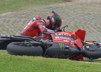 Sprint Race MotoGP Malaysia, Francesco Bagnaia Jatuh