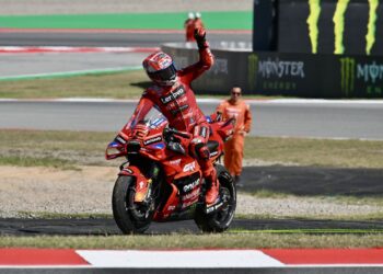 Hasil Sprint Race MotoGP Catalunya 2025 Milik Marc Marquez Usai Alex Terjatuh