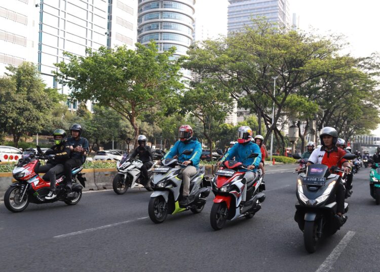 VEDA EGA DAN MARIO SURYO AJI NGEGAS NEW VARIO EVO 160