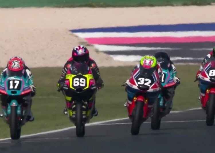 Kiandra Ramadhipa Juara Moto3 Junior Misano